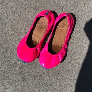 Tieks 7 hot pink